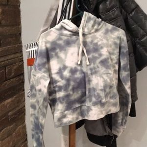 soft cropped tie dye hoodie